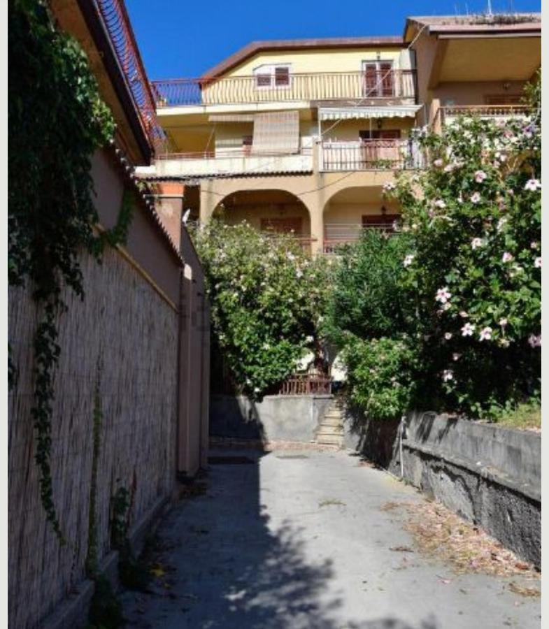 Elegance Apartment Taormina Letojanni Exterior photo